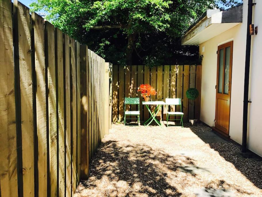 Apartment With Own Entrance & Terrace On West Hill Hastings Exterior foto